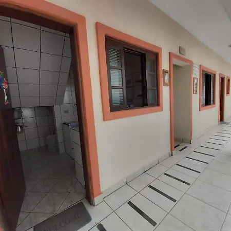 Maranata Casais Suítes - 2 minutos de carro até o mar Peruíbe Exterior foto